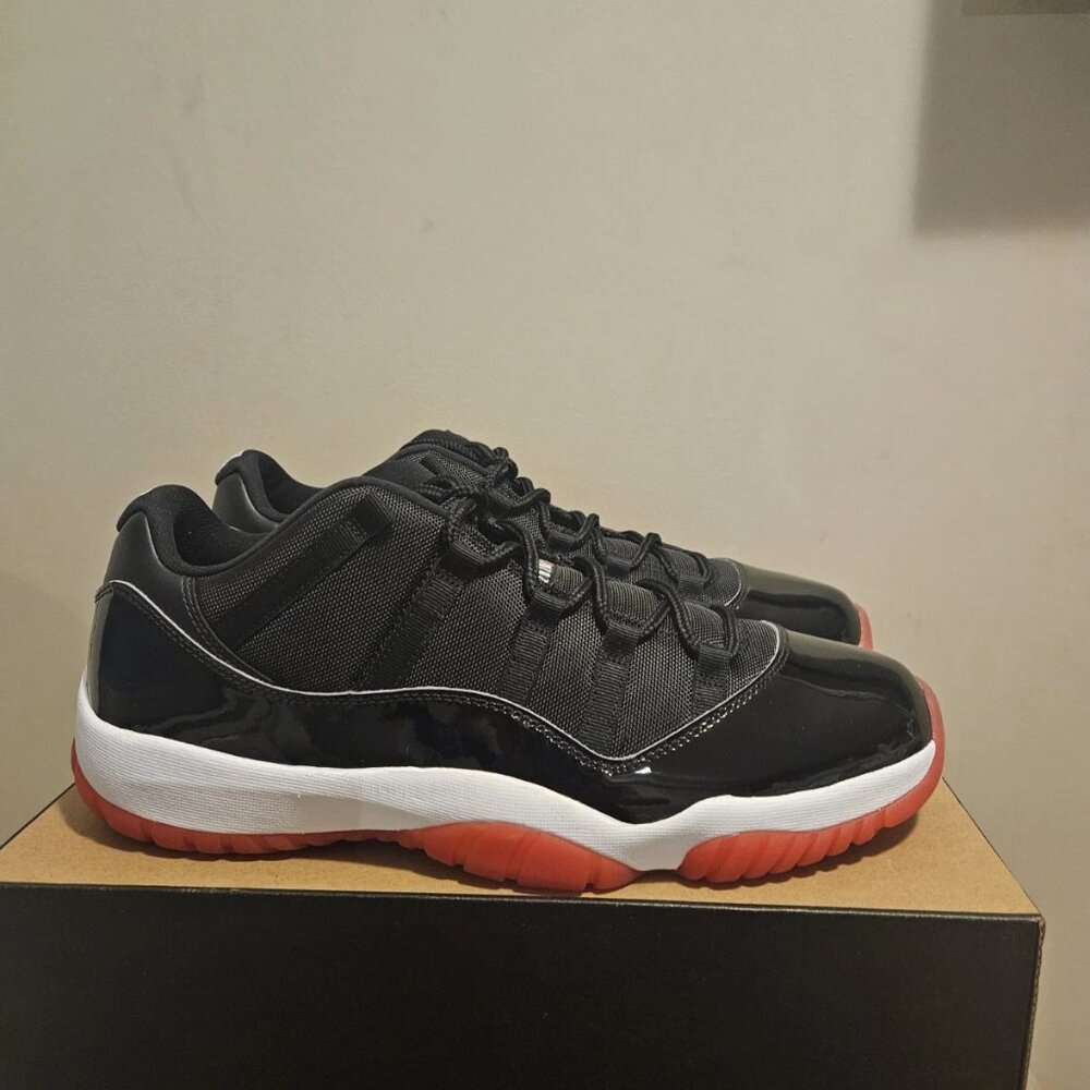 Jordan 11 Low Bred Size 10 US Men's